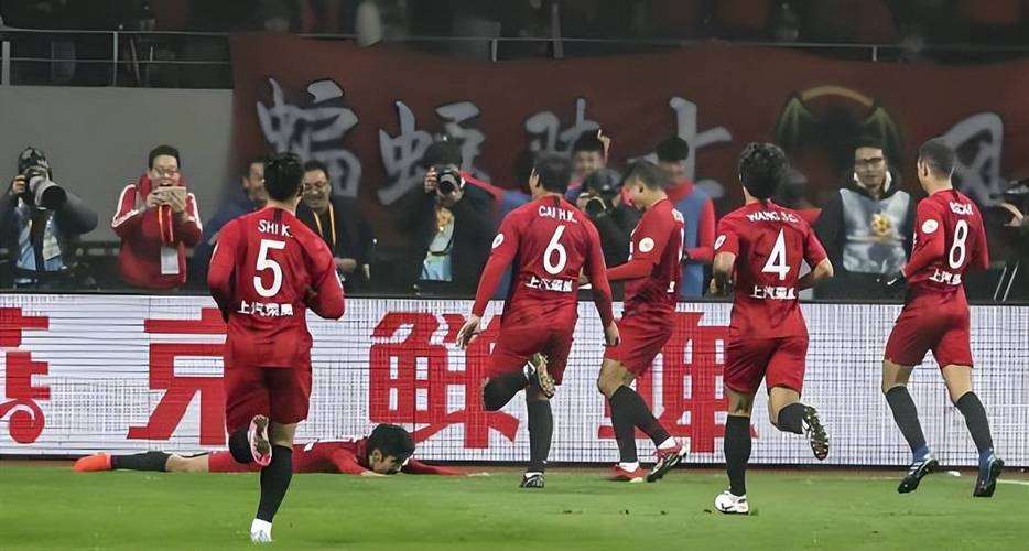 上港冬窗引进的多名新援!还能代表球队踢本赛季亚冠吗?引发热议插图 上港冬窗引进的多名新援!还能代表球队踢本赛季亚冠吗?引发热议插图