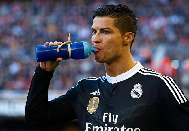 F-维埃拉:C罗很友善,一直是我的偶像;汉堡有实力完成保级插图 F-维埃拉:C罗很友善,一直是我的偶像;汉堡有实力完成保级插图