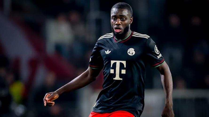 法尔克：拜仁后卫博埃已更换经纪人，和乌帕梅卡诺是同一位插图