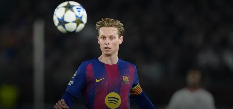 世体：德容有望在对阵西班牙人时复出，至少进入比赛大名单插图